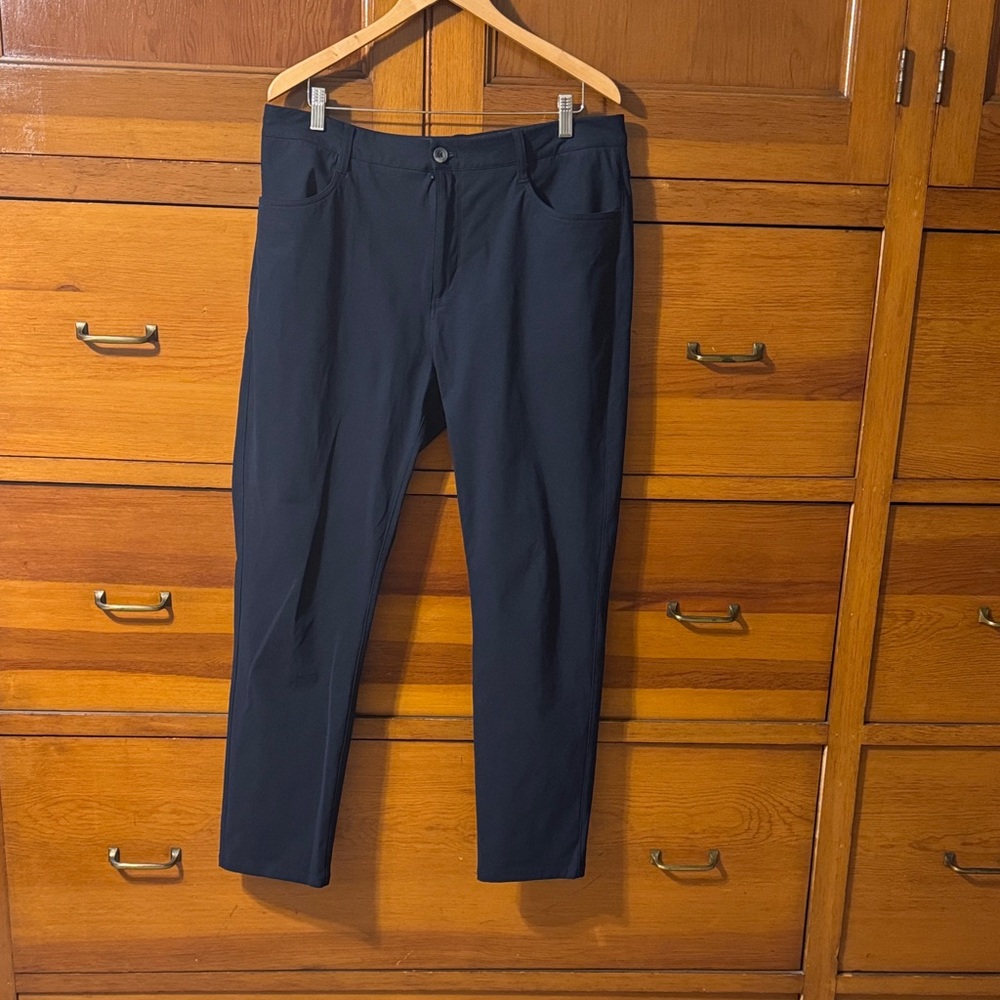 Vuori Men's Dark Blue Chinos Meta Athletic Slim Fit 36” waist, 30” length. Navy.